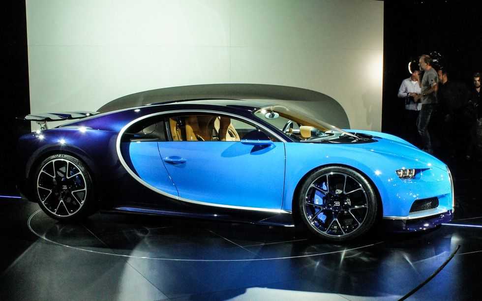 Bugatti 2021. Bugatti Chiron super Sport 2021. Бугатти Шерон 2022. Бугатти Шерон 2021 салон. Bugatti Chiron (1500 л. с.).