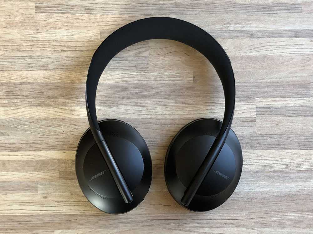 Bose Noise Cancelling Headphones 700 - короткий, но максимально информативный обзор. Для большего удобства, добавлены характеристики, отзывы и видео.