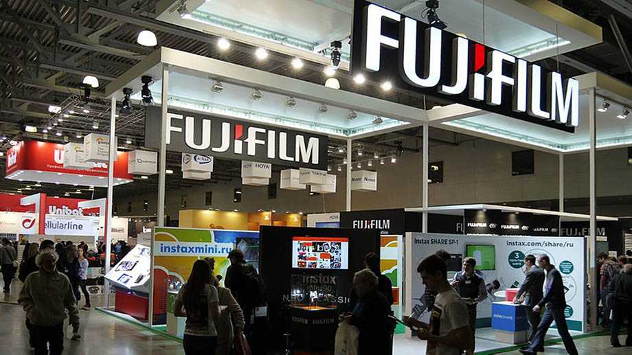 Fujifilm xf10 — компакт для путешествий с матрицей aps-c // новости фотоиндустрии // fotoexperts