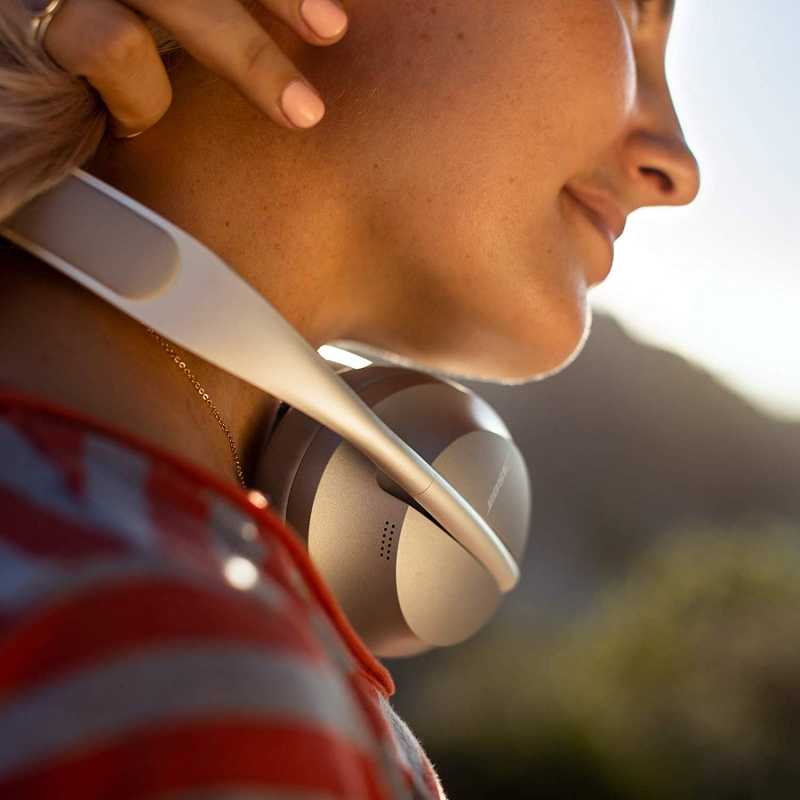 Bose 700 headphones wireless 
            headphones review